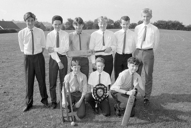 Windmill Ridge School cricket team from 1990