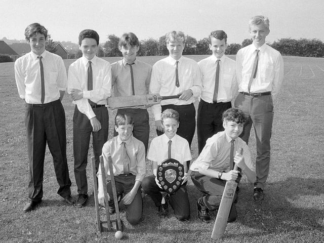 Windmill Ridge School cricket team from 1990