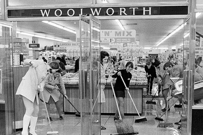 Who remembers when Woolies flooded in 1971?