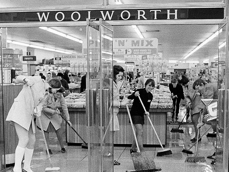 Who remembers when Woolies flooded in 1971?