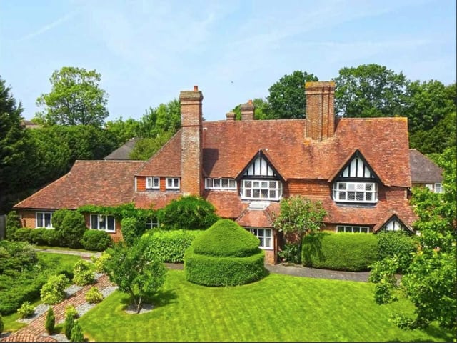 This 16th century Tudor mansion is a rarity on the market. It was originally built for the local ironmaster in 1599. The property features a restaurant and garden room, as well as detached owner’s and staff accommodation.