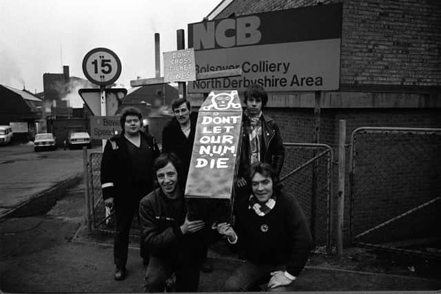 Striking miners with a coffin on the picket line at Bolsover Colliery, April 6, 1984. (Photo: Brian Vaughan/Sheffield Newspapers Ltd)