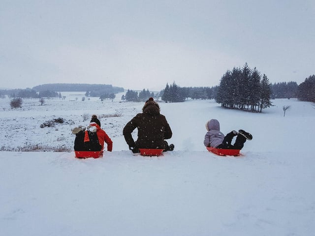 This picture of a family sledging was taken by Dorota Markowska.