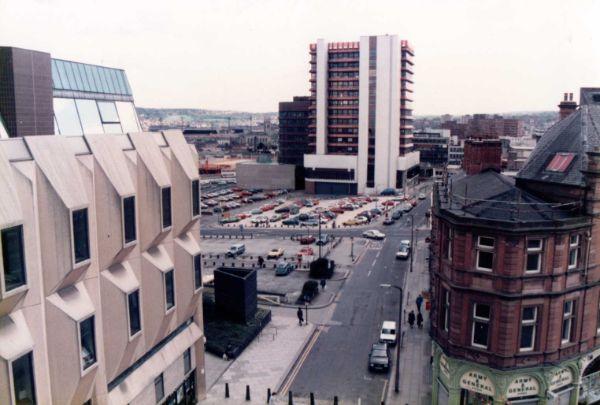 Norfolk Street looking towards Union Street car park and Redvers House, 1986