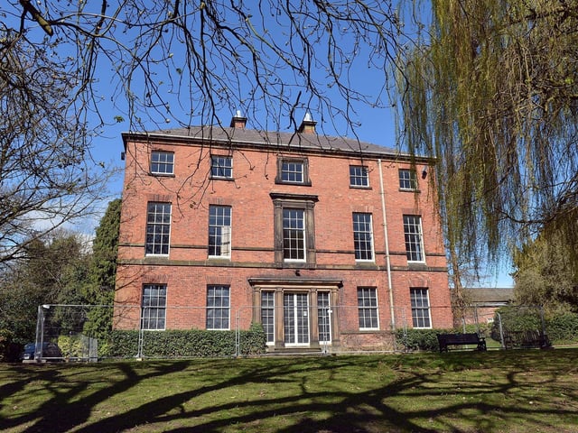 Tapton is a great place for a stroll, taking you past Tapton House - a Grade II* listed building which was once the residence of railway pioneer George Stephenson.