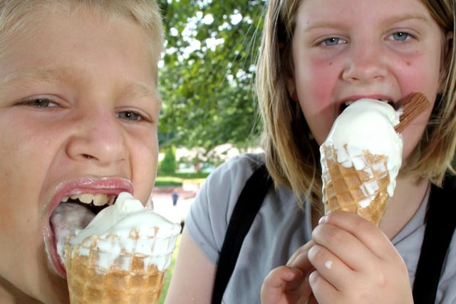 Jordan Pierce and Chloe Senior enjoy an ice cream in Chesterfield's Queen's Park in 2009