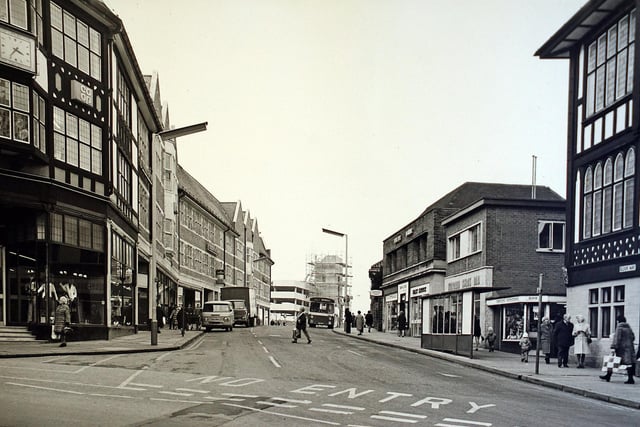 Elder Way, Chesterfield, looking from Knifesmithgate 1978