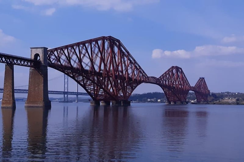 Stuart Mitchell shared this beautiful picture of the Forth Bridge.