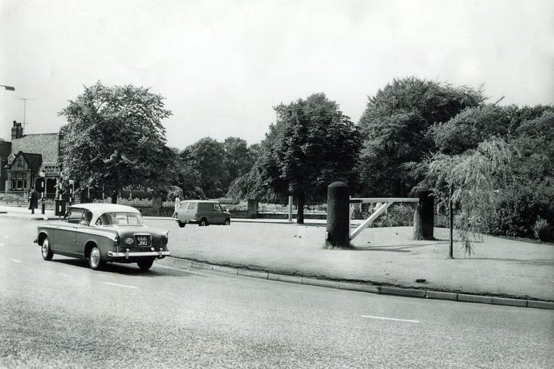 Hunter's Bar roundabout and toll gate with Endcliffe Woods in the background in 1964