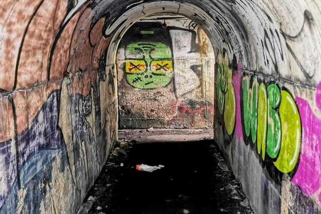 Lost Places & Forgotten Faces said: “Inside, it's a maze of pitch black tunnels with lots of twists and turns.”