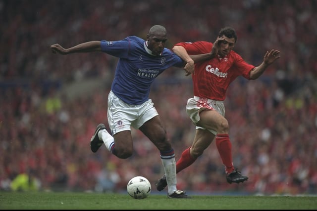 Andy Morris holds off Gianluca Festa during one of the greatest FA Cup semi-finals of all time.