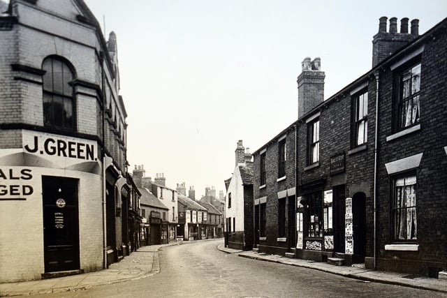 Beetwell Street looking west during the Thirties (photo: Chesterfield Library/Chesterfield Borough Council)