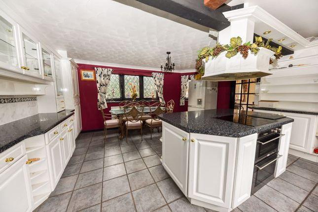 This is what the kitchen looks like.