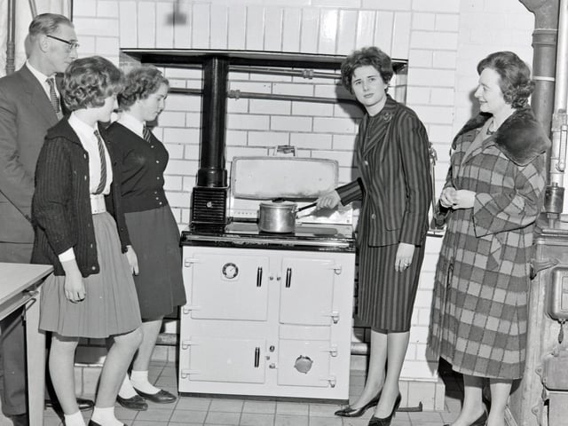 Solid fuel cooker demonstration at Heage, December 1962.