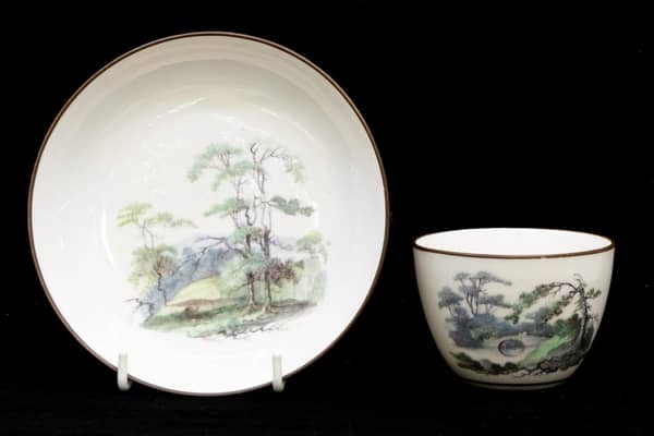 This example of Pinxton pottery, circa 1799, is estimated to make £200 to £300 at auction.