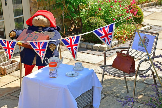 Paddington ready for a picnic with the Queen