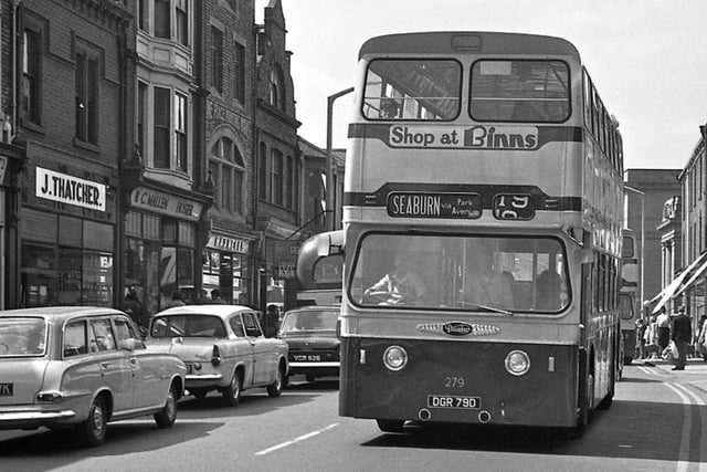 Traffic on Vine Place in 1964, including this bus heading for Seaburn via Park Avenue.