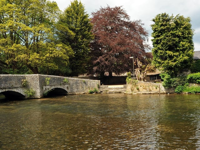 Ashford in the Water, on the River Wye, is home to the Grade II-listed Sheepwash Bridge.