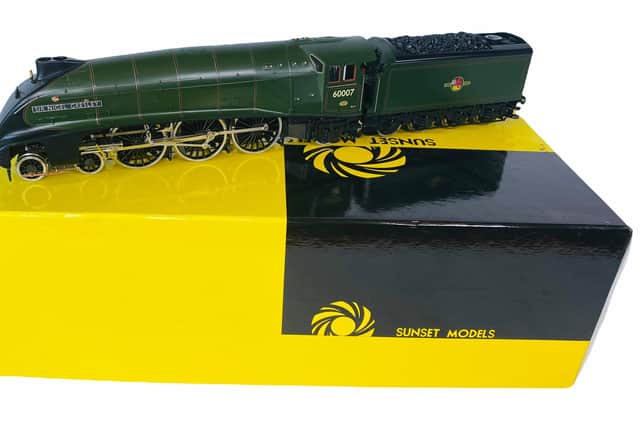 Sunset Models O Gauge Brass 'Sir Nigel Gresley' Class A4 Pacific BR Green 60007. Factory built and painted - fitted with digital sound and smoke. Supplied with original box.