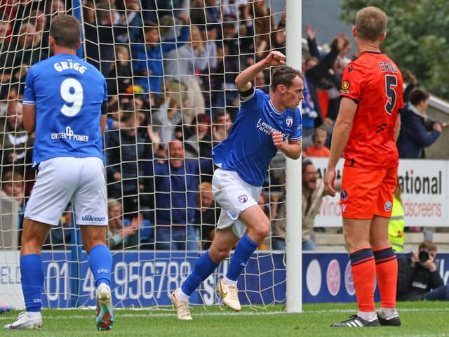 Liam Mandeville has extended his stay at Chesterfield until summer 2026.