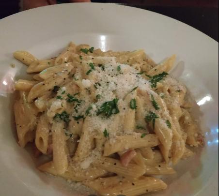 Vivo Italian restaurant serve a variety of classic dishes including favourites like pizza and pasta in an easygoing venue with outdoor garden tables.
