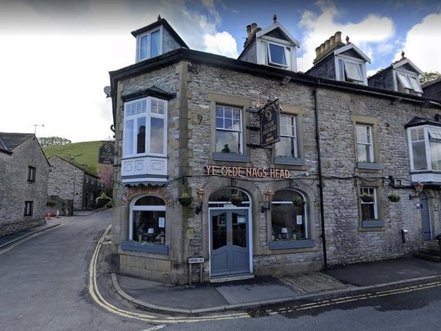 This pub has a 4.4/5 rating based on 1,300 Google reviews. One described the Sunday roast as “amazing” and complimented the “friendly staff.”