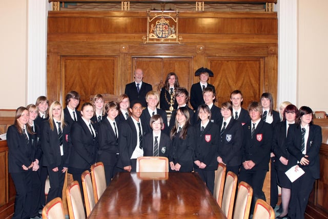 Netherthorpe school pupils on a visit to the mayor's parlour in 2009