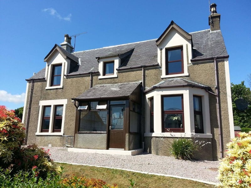 The perfect island retreat, Linkfield is situated in the coastal village of Lamlash on the beautiful Isle of Arran. The holiday home has three double bedrooms and one single bedroom meaning that it's perfect for a group of six not entirely made up of couples. Guests can enjoy the patio, garden and terrace with sea views.