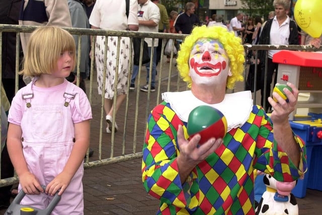 Nigel Hanley, of the Zanniz, entertained Deanna Bennett, aged four, of Scawsby, with his juggling skills two decades ago in August 2000