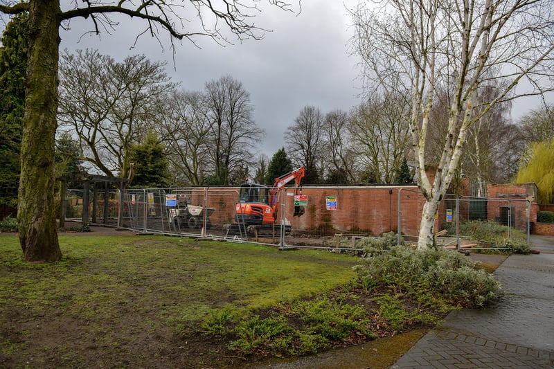 Construction work on new facilities including a refreshments kiosk, toilet and a Changing Places room at Worksop’s Canch park is underway.