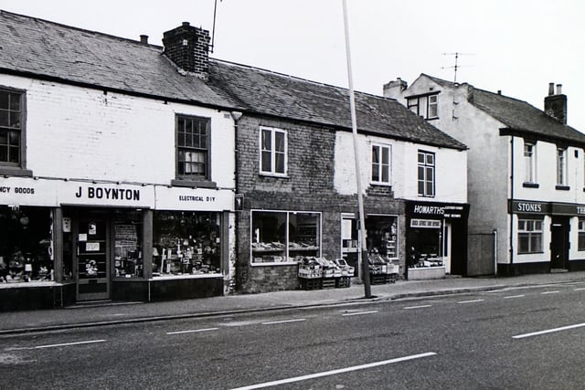 This photo from 1991 shows Boynton's as well as The Masons Arms, where thirsty Chesterfield folk still enjoy a drink after it was relaunched as The Junction.