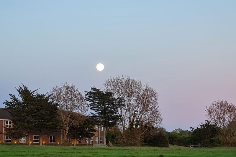 Portsmouth Super Pink Moon: Jack Holden captured it shining over the Langstone Hotel