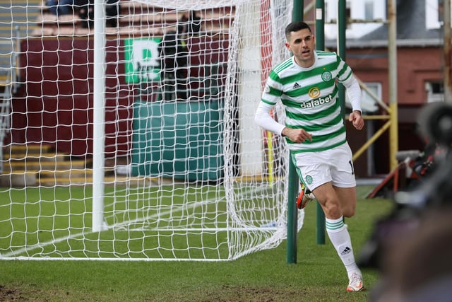 Ange Postecoglou is not concerning himself with talk of a new contract for Tom Rogic. The midfielder has been in brilliant form for Celtic this season, scoring twice in the 4-0 win over Motherwell on Sunday. His contract is up at the end of the season. Postecoglou said: “It’s the last thing on my mind, mate. Unless someone knocks on my door and says they want to go I’ll just let it roll.” (Scottish Sun)