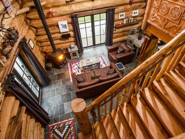 These luxurious, hand-crafted log cabins nestled in the spectacular scenery of Strathglass in the Highlands and are ideal for an eco-friendly escape. Book: https://bit.ly/3in5H7u