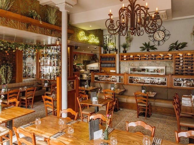 Lombardi’s is still going strong serving their freshly cooked food made with high-quality local produce and ingredients imported from Italy.