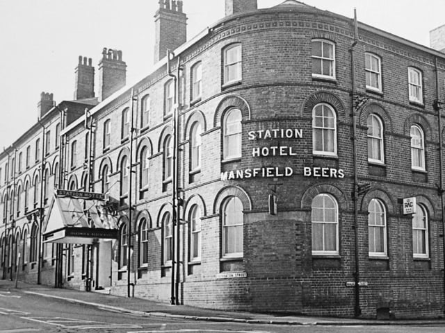 Station Hotel, Chesterfield, in 1982.