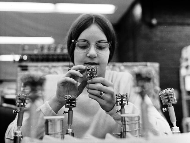 Linda Ritchie making switches at the Hewlett-Packard electronics factory, South Queensferry, in September 1970.