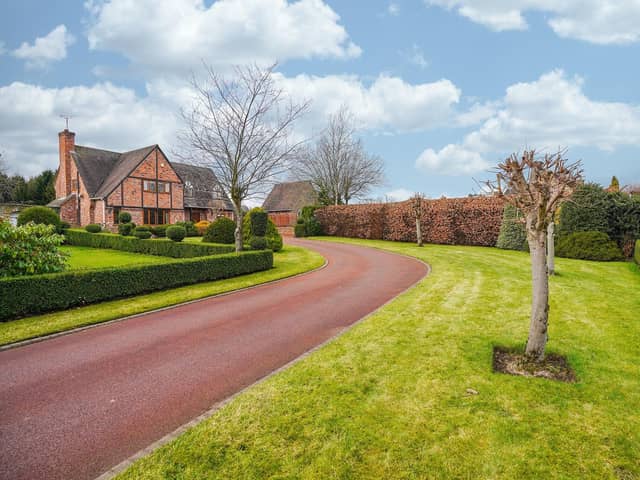 A long driveway leads up to the house on Nethermoor Road, Wingerworth.