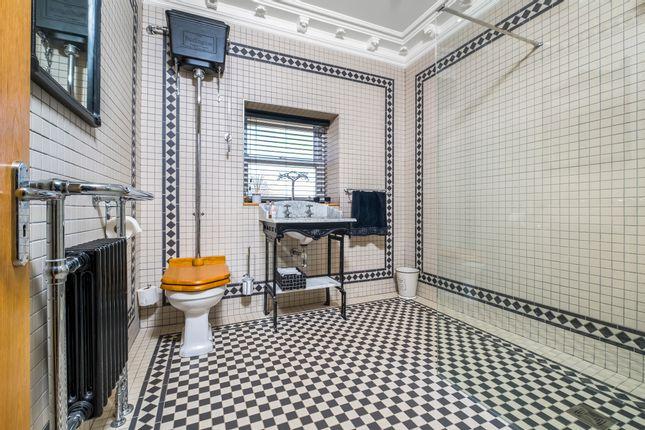 Hambrook Lodge has five bathrooms - this is one of them.