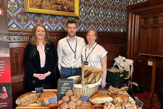 ​”Sourdough Dave provided incredible fresh baked sourdough bread. Seeing as he got up at midnight to bake the loaves fresh for the day and for his loyal customer base, he and Sourdough Sarah deserve huge thanks for their commitment”, says Sarah Dines MP.