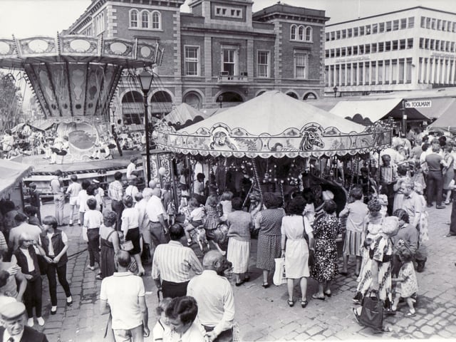 Chesterfield Medieval Market - the general scene in the market place, Chesterfield, as the fair gets in to full swing - 26th July 1983