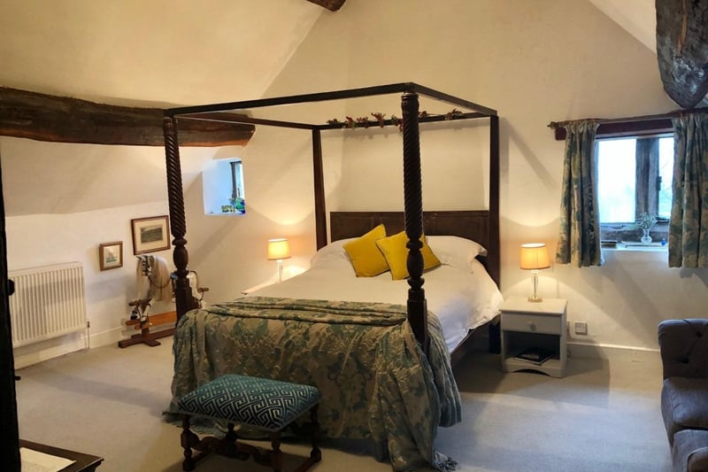 This recently restored but very atmospheric Elizabethan manor house dates from the 1400s. The guest suite has a four poster bed and the continental breakfast is served in the 15th century oak panelled dining room.