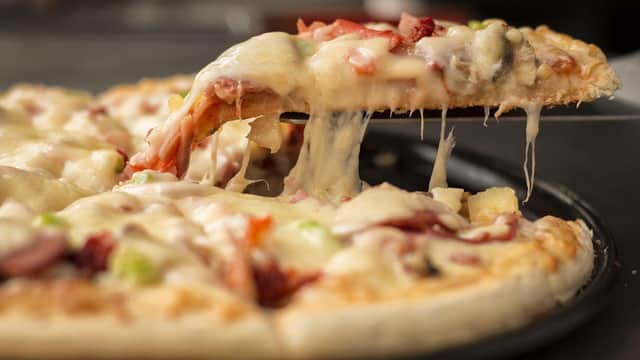 Pizza lovers in north Derbyshire can now collect their favourite takeaway meal without leaving their car.