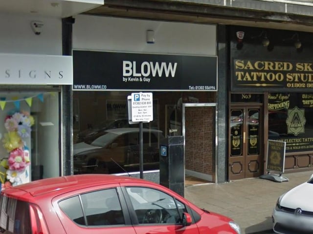 Given 4.8 stars by 89 reviews. One review said: "Lovely staff with a welcoming environment, clean and good prices."