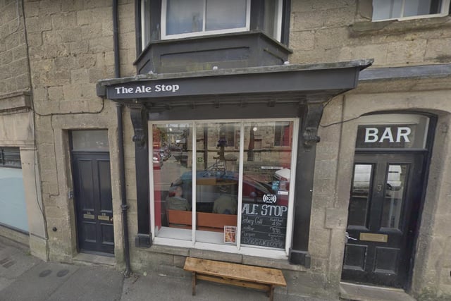 Said to be “the first micro pub in the High Peak”, CAMRA’s inspectors said that “beer is the main event here, with four changing ales from microbreweries up and down the country.”