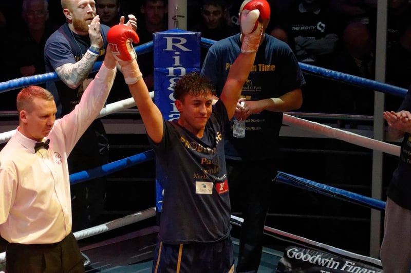 McKinson made the first defence of his WBC international silver welterweight title on his maiden appearance live on TV. A dream night saw him beat Sammy McNess on a unanimous decision at the famous York Hall.