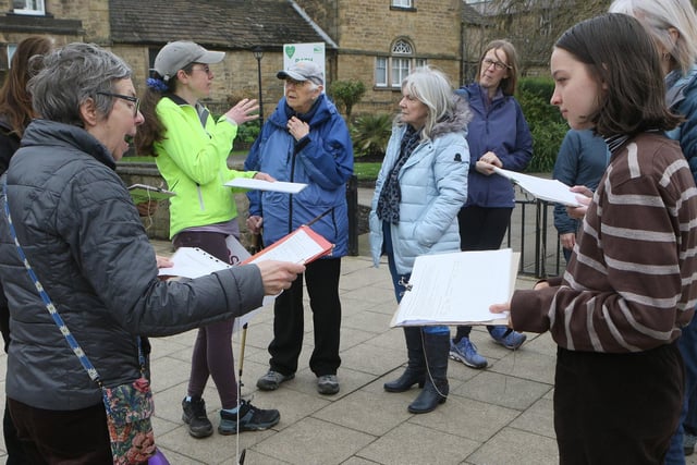 Campaigners surveyed the public on the quality of rural bus service.  They asked passers-by how they travelled to Bakewell, whether they had considered using the bus and what was stopping them from using the buses more often.