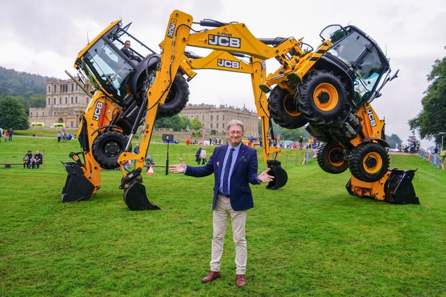 Chatsworth Country Fair president and celebrity gardener Alan Titchmarsh with the JCB Dancing Diggers.