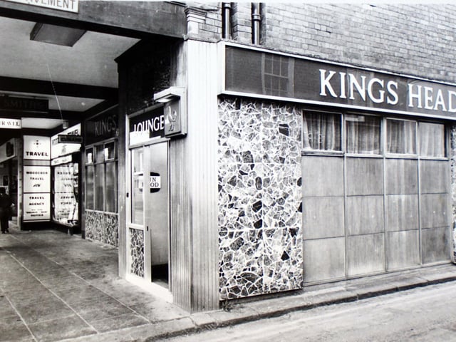 Kings Head Knifesmithgate, Chesterfield, 1980.