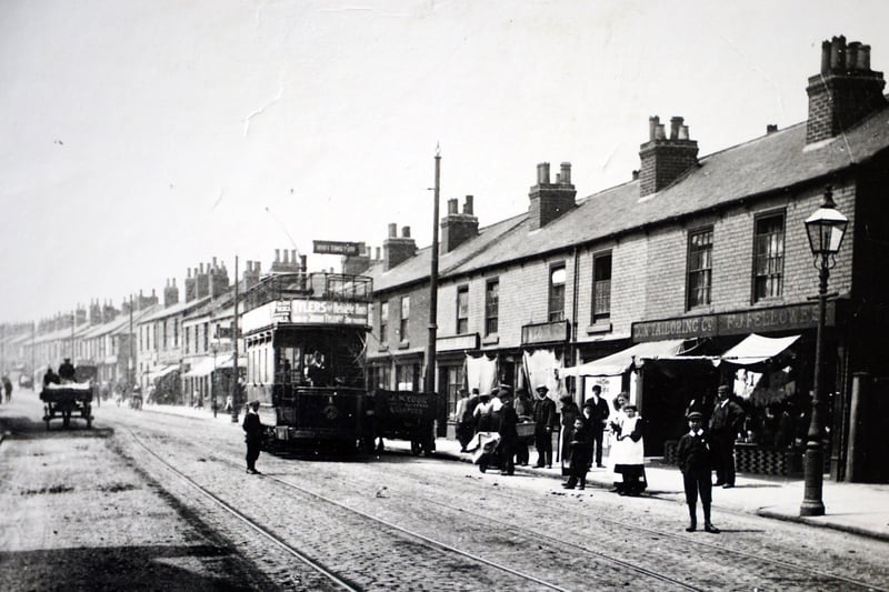 The Whittington tram on Chatsworth Road around 1910.